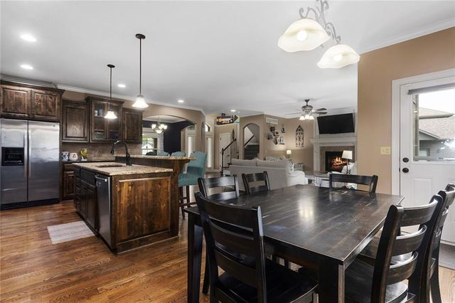 1809 NE Parks Summit Boulevard, Lee's Summit, MO 64064