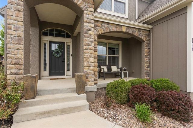 1809 NE Parks Summit Boulevard, Lee's Summit, MO 64064