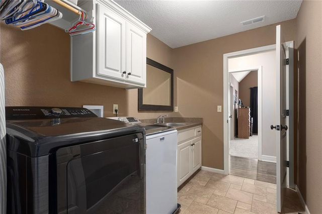 1809 NE Parks Summit Boulevard, Lee's Summit, MO 64064