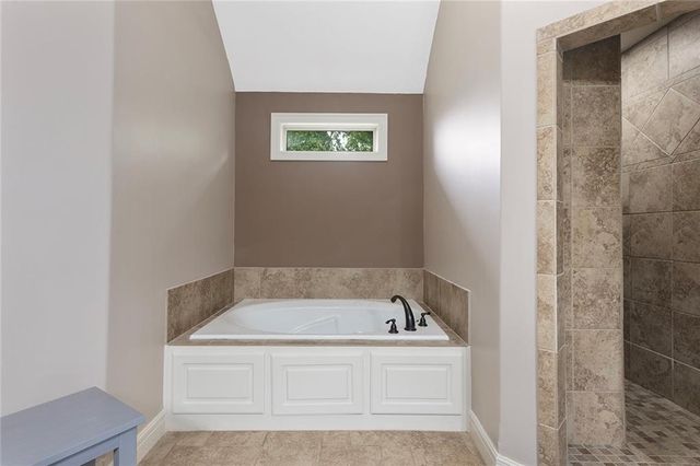 1809 NE Parks Summit Boulevard, Lee's Summit, MO 64064