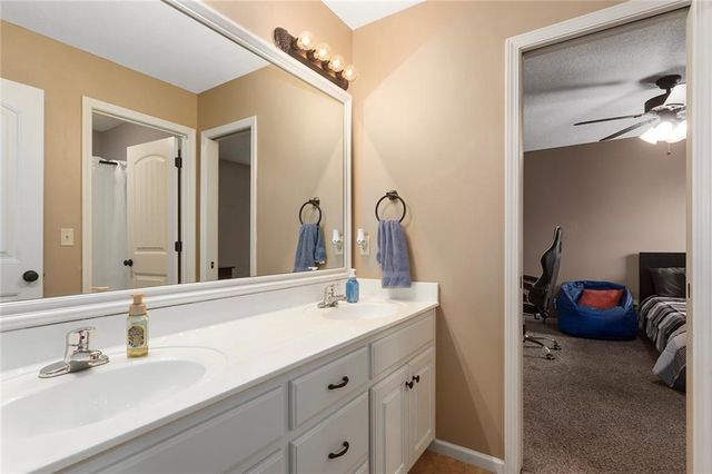 1809 NE Parks Summit Boulevard, Lee's Summit, MO 64064