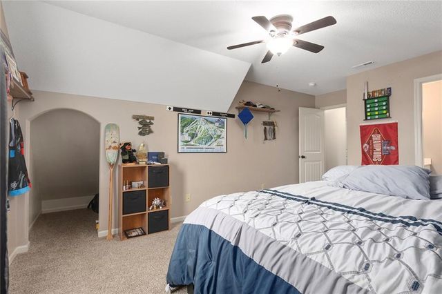1809 NE Parks Summit Boulevard, Lee's Summit, MO 64064