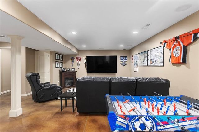1809 NE Parks Summit Boulevard, Lee's Summit, MO 64064