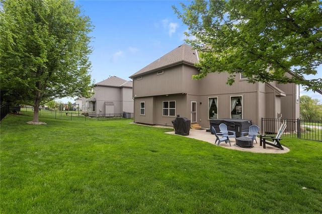 1809 NE Parks Summit Boulevard, Lee's Summit, MO 64064