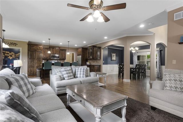 1809 NE Parks Summit Boulevard, Lee's Summit, MO 64064