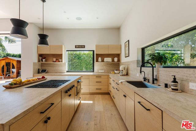 819 N Ogden Drive, Los Angeles, CA 90046