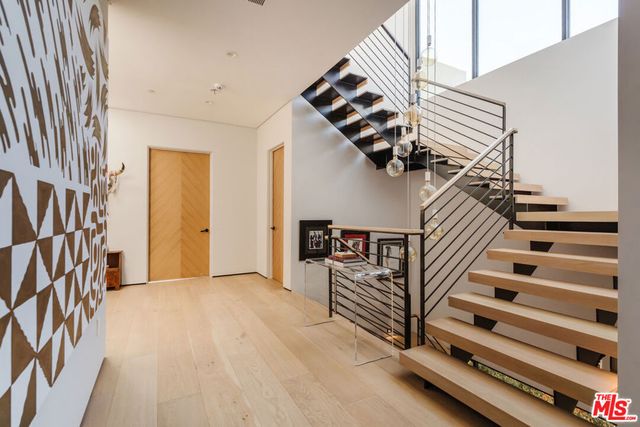 819 N Ogden Drive, Los Angeles, CA 90046