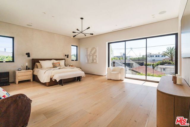 819 N Ogden Drive, Los Angeles, CA 90046
