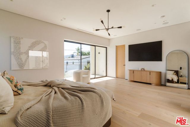 819 N Ogden Drive, Los Angeles, CA 90046