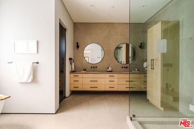 819 N Ogden Drive, Los Angeles, CA 90046