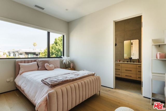 819 N Ogden Drive, Los Angeles, CA 90046