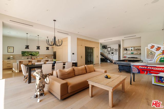 819 N Ogden Drive, Los Angeles, CA 90046