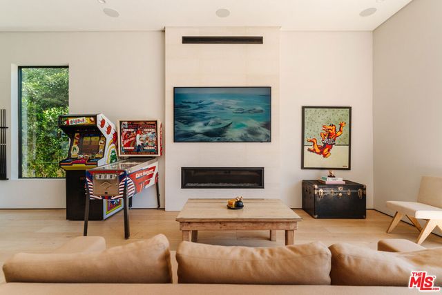 819 N Ogden Drive, Los Angeles, CA 90046
