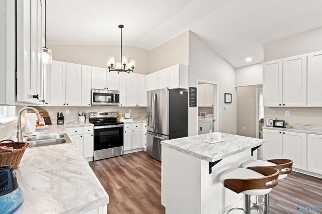 20126 County Road 460, Trinity, AL 35673