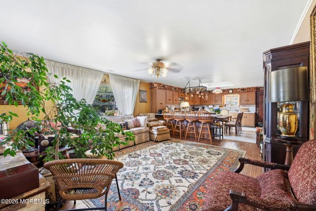 41 Atlantic Avenue, Keansburg, NJ 07734