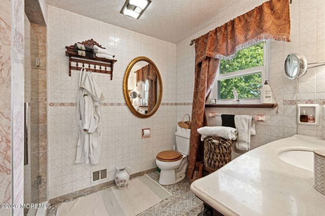 41 Atlantic Avenue, Keansburg, NJ 07734