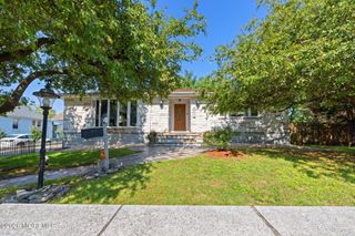 41 Atlantic Avenue, Keansburg, NJ 07734