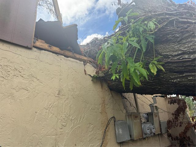 801 N KINGSWAY ROAD, Seffner, FL 33584