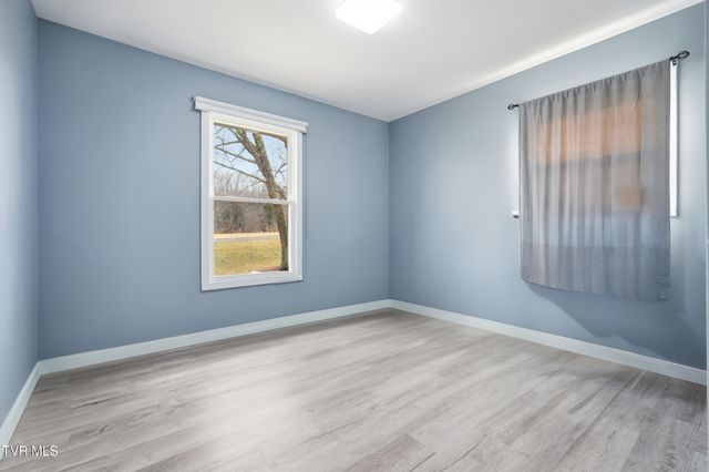 1325 Boones Creek Road, Jonesborough, TN 37659