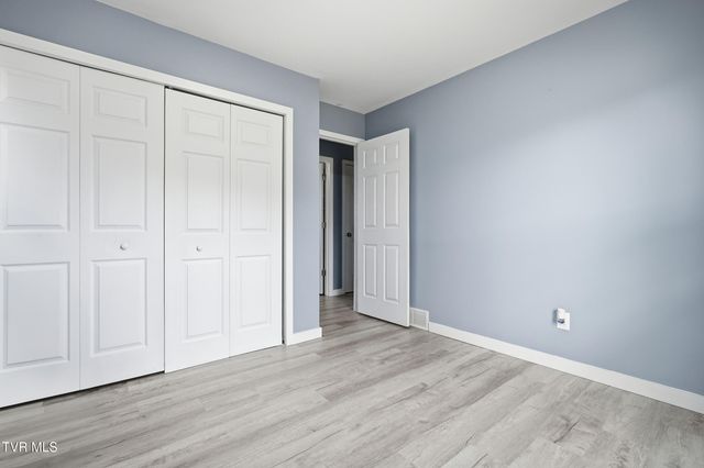 1325 Boones Creek Road, Jonesborough, TN 37659