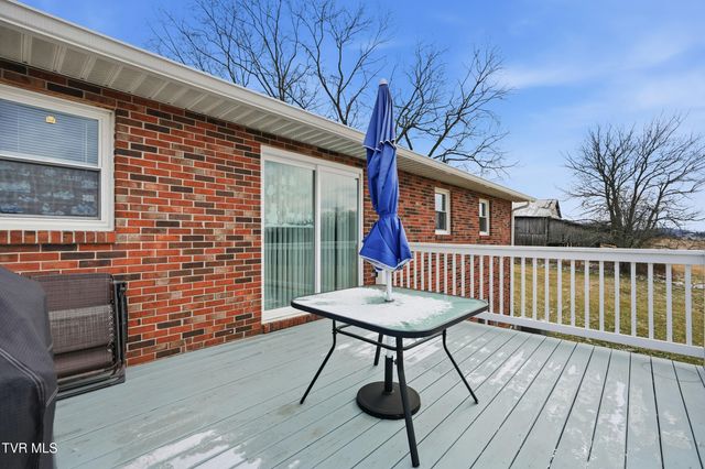 1325 Boones Creek Road, Jonesborough, TN 37659