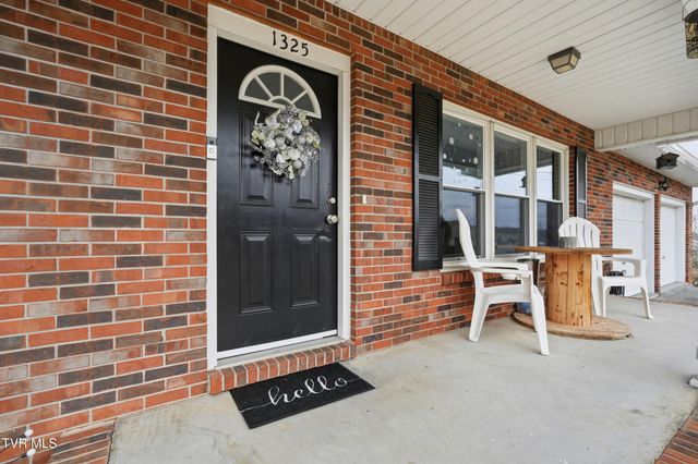 1325 Boones Creek Road, Jonesborough, TN 37659