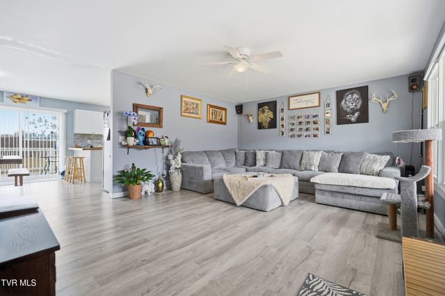 1325 Boones Creek Road, Jonesborough, TN 37659