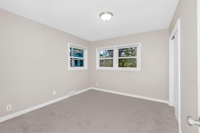 1925 Walsh Lane, Mendota Heights, MN 55118