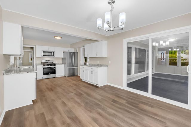 1925 Walsh Lane, Mendota Heights, MN 55118