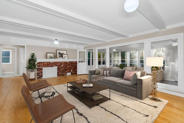 1925 Walsh Lane, Mendota Heights, MN 55118