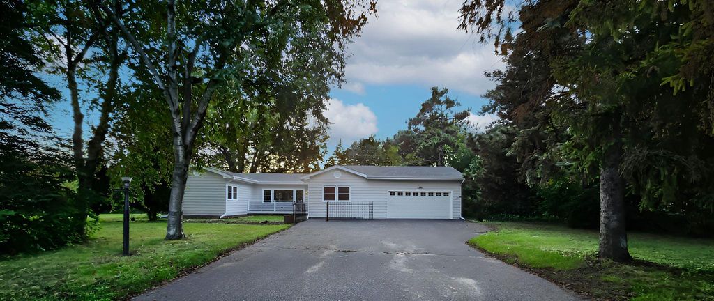 1925 Walsh Lane, Mendota Heights, MN 55118