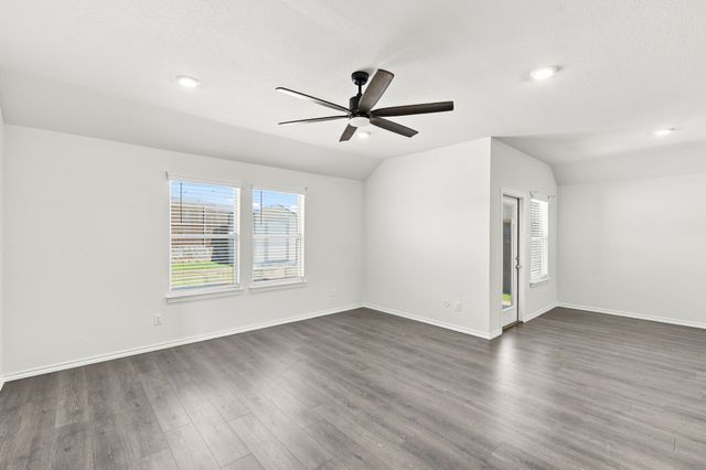 1100 Canterbury Lane, Ennis, TX 75119