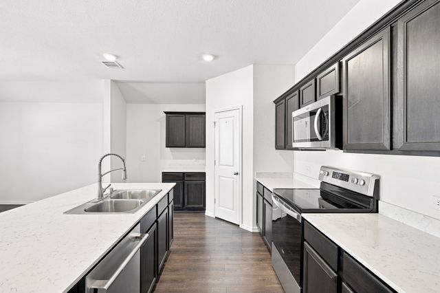 1100 Canterbury Lane, Ennis, TX 75119