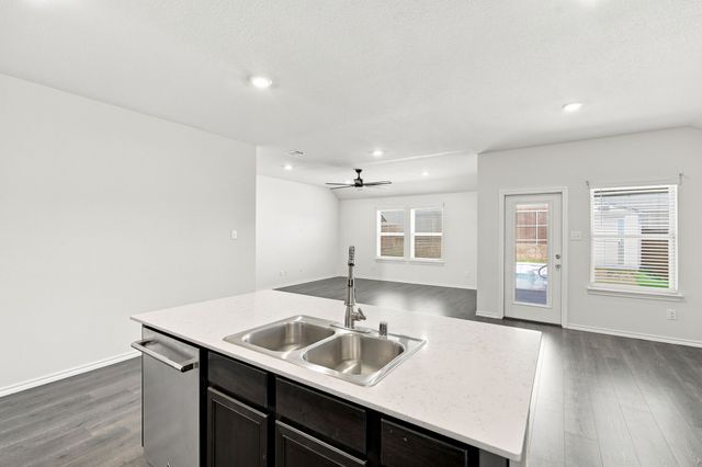 1100 Canterbury Lane, Ennis, TX 75119
