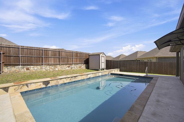 1100 Canterbury Lane, Ennis, TX 75119