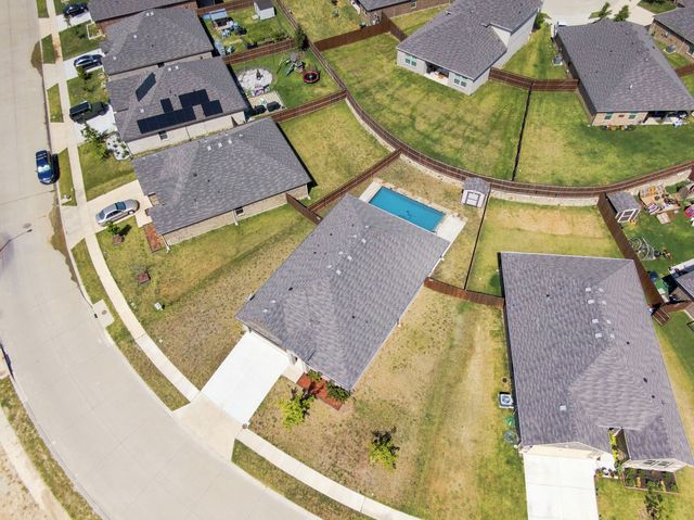 1100 Canterbury Lane, Ennis, TX 75119
