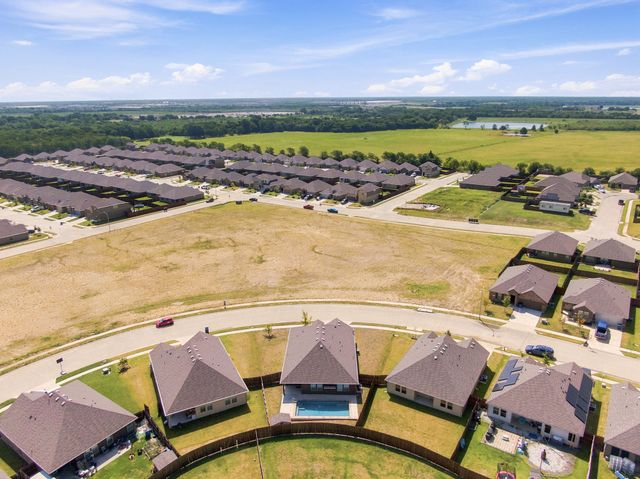 1100 Canterbury Lane, Ennis, TX 75119