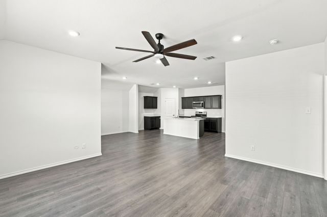 1100 Canterbury Lane, Ennis, TX 75119