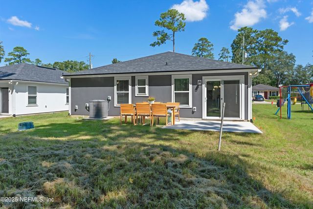 8432 HEWITT Street, Jacksonville, FL 32244