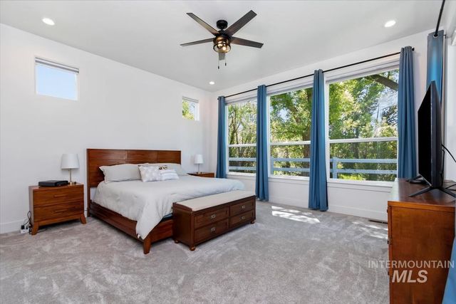 7933 W Suttle Lake Dr, Boise, ID 83714