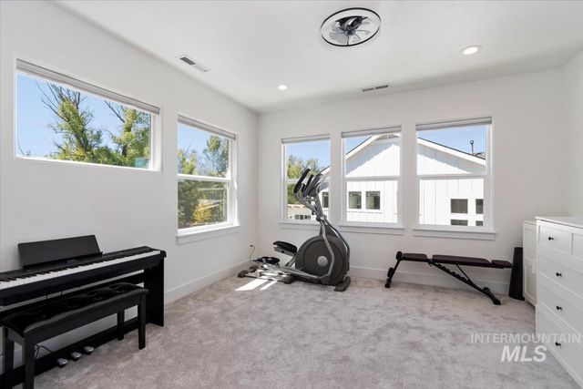 7933 W Suttle Lake Dr, Boise, ID 83714