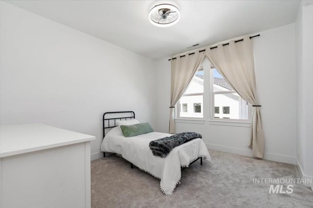 7933 W Suttle Lake Dr, Boise, ID 83714