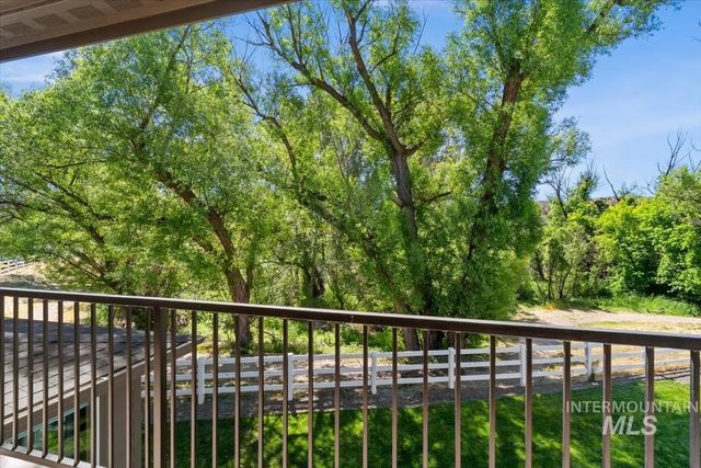 7933 W Suttle Lake Dr, Boise, ID 83714