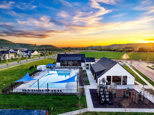 7933 W Suttle Lake Dr, Boise, ID 83714
