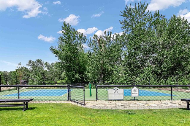 7933 W Suttle Lake Dr, Boise, ID 83714