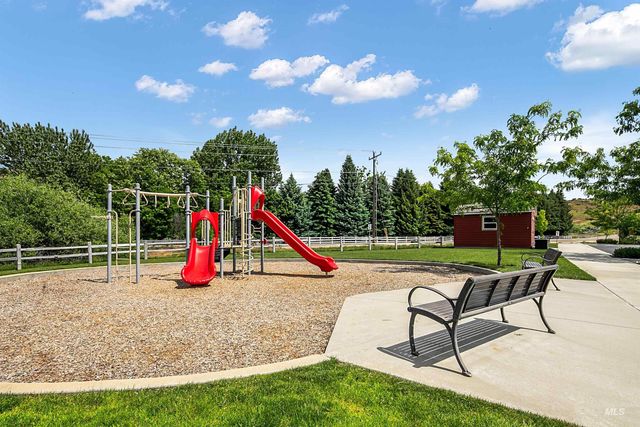 7933 W Suttle Lake Dr, Boise, ID 83714