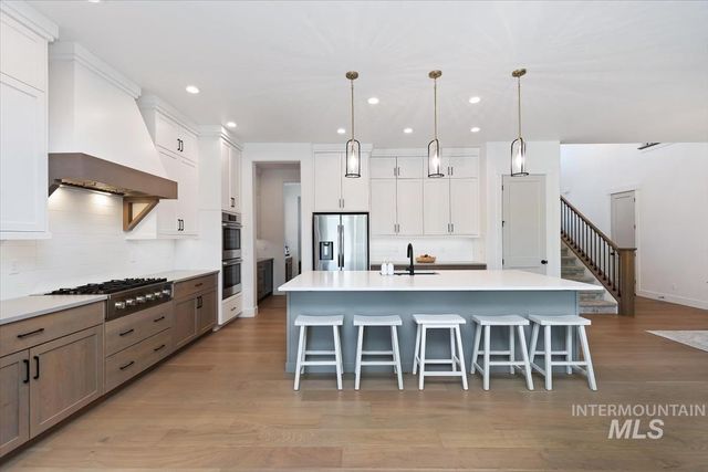 7933 W Suttle Lake Dr, Boise, ID 83714
