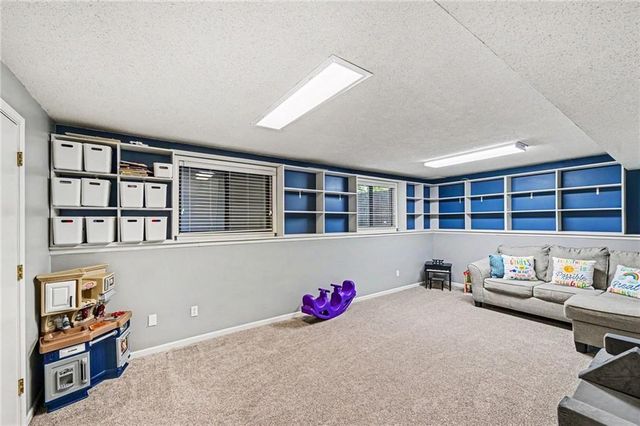 14426 W 92nd Terrace, Lenexa, KS 66215