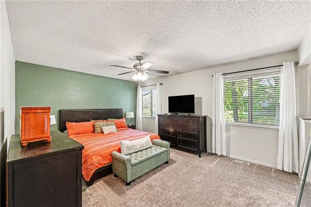 14426 W 92nd Terrace, Lenexa, KS 66215