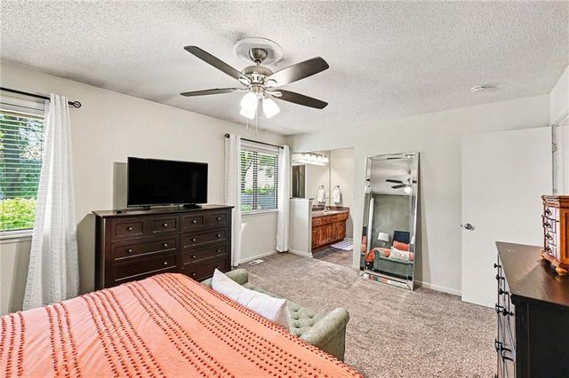 14426 W 92nd Terrace, Lenexa, KS 66215